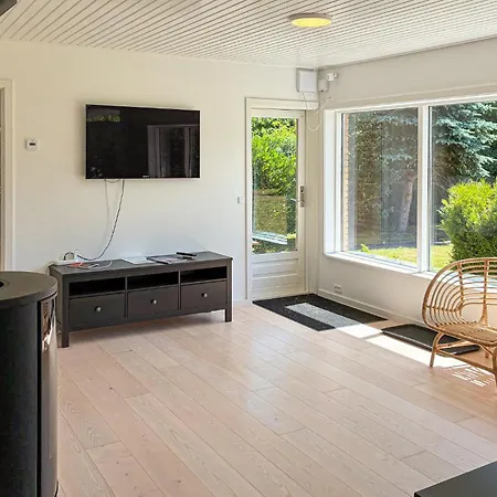 3 Bedroom Gorgeous In Prázdninový dům *